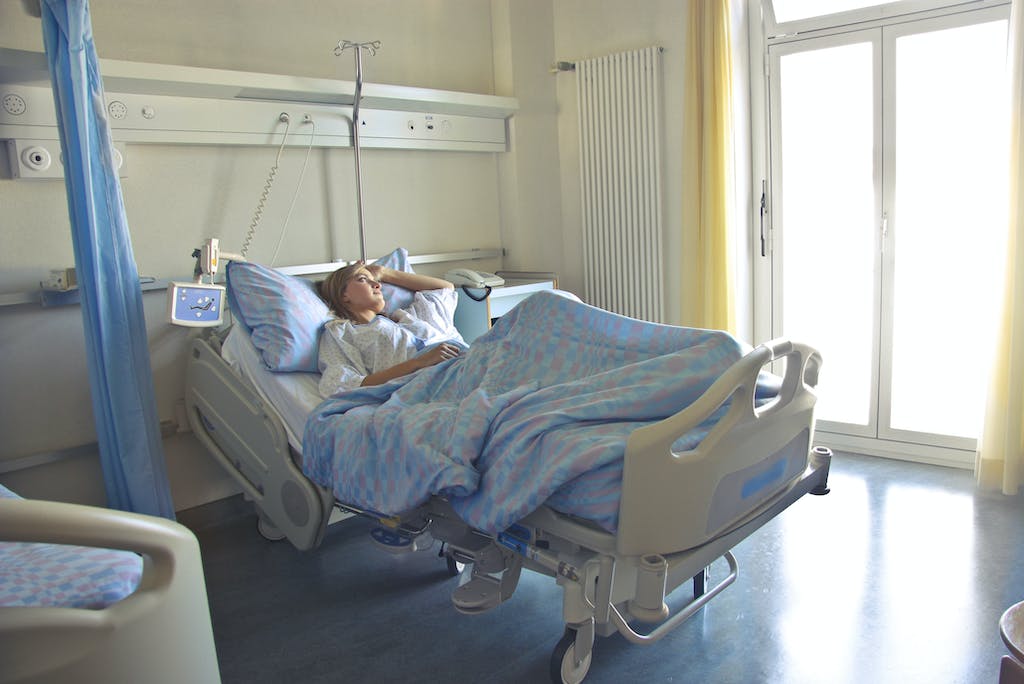 photo-of-woman-lying-in-hospital-bed-3769151-1024x684